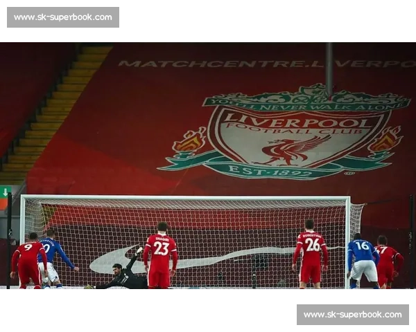 狼队对阵利物浦比分揭晓比赛走势与关键瞬间引发热议